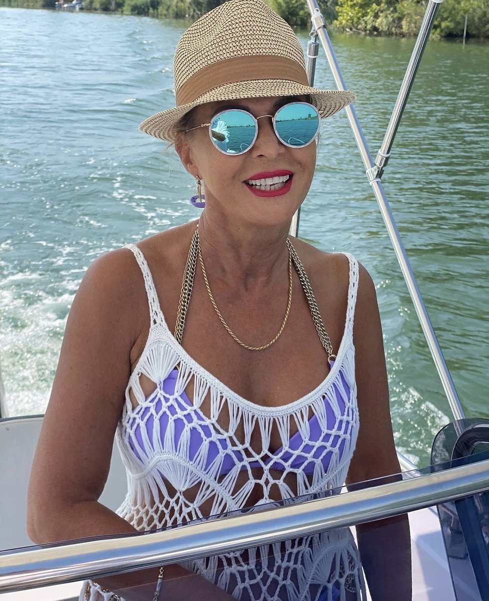 DailyMilfMix's tweet photo. You know this is exactly why your #MILF phase never ended. https://t.co/b4LoYJNgTL