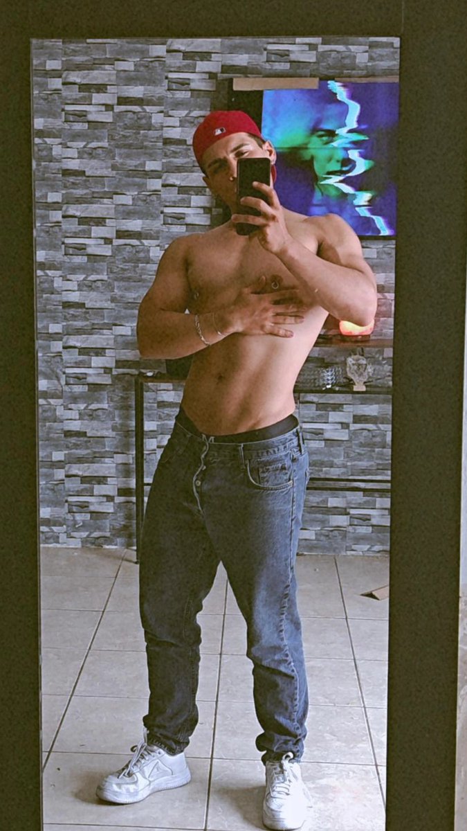 RojoRobZz's tweet photo. #Gay #GayGdl https://t.co/QtpUaefasi