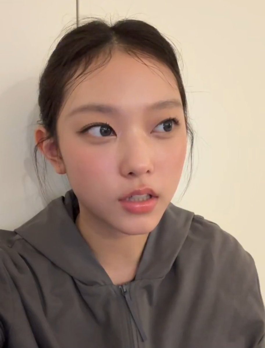 nicehaerin's tweet photo. 우리는동그란해린이밖에못봐여 https://t.co/dXdl8eXkle
