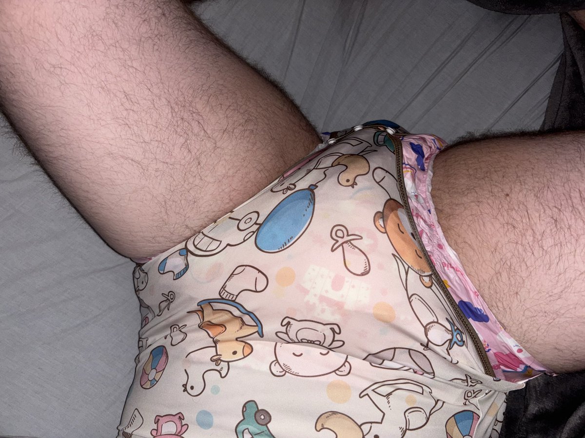 onlinetuberdude's tweet photo. I could definitely use a mommy or daddy #abdl #daiper #baby https://t.co/hGu3JHnZzP