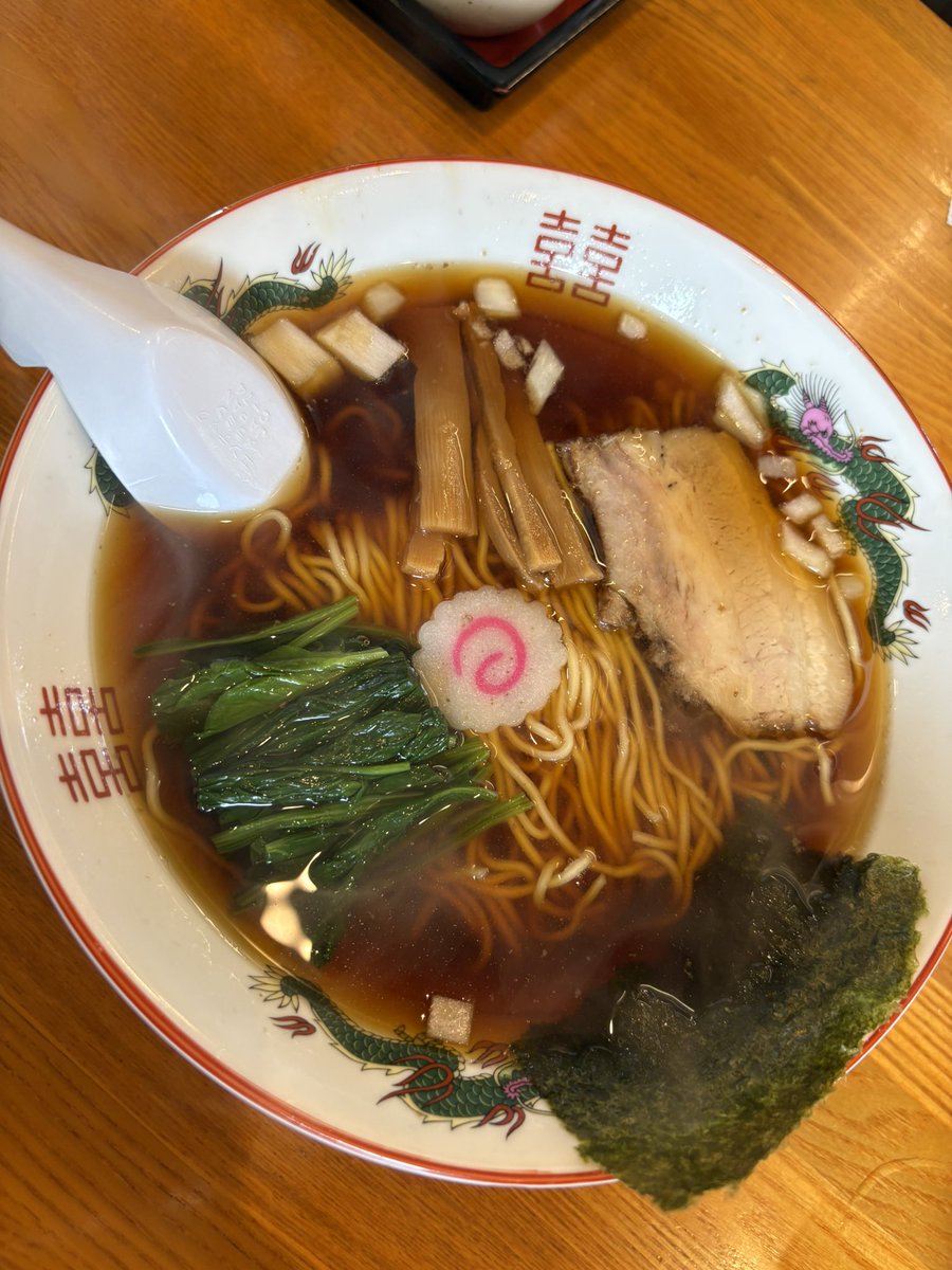 hiroko32767693's tweet photo. 今日のランチ
えぞっ子・蔦江
醤油ラーメン

初訪問🔰
味噌と迷ったけどコチラを食してきたっ🎶
スルスル入っちゃう🍜
好みの🍜
美味しく完食してご馳走様でしたっ🍀 https://t.co/AG2v4AvtWD