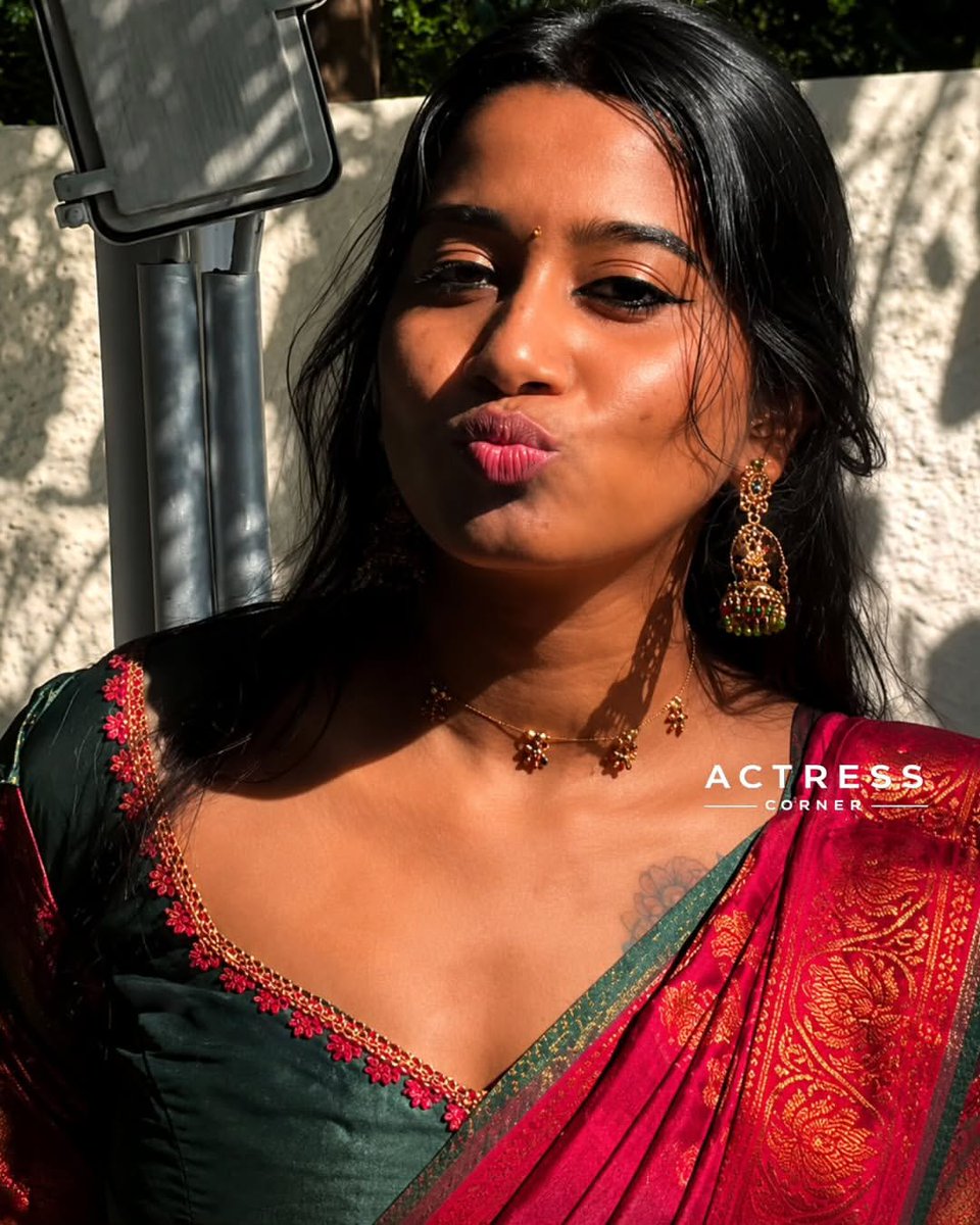 palanivel1710's tweet photo. Roobini insta frame 🥰😘😘 https://t.co/IjfrDwBhKT