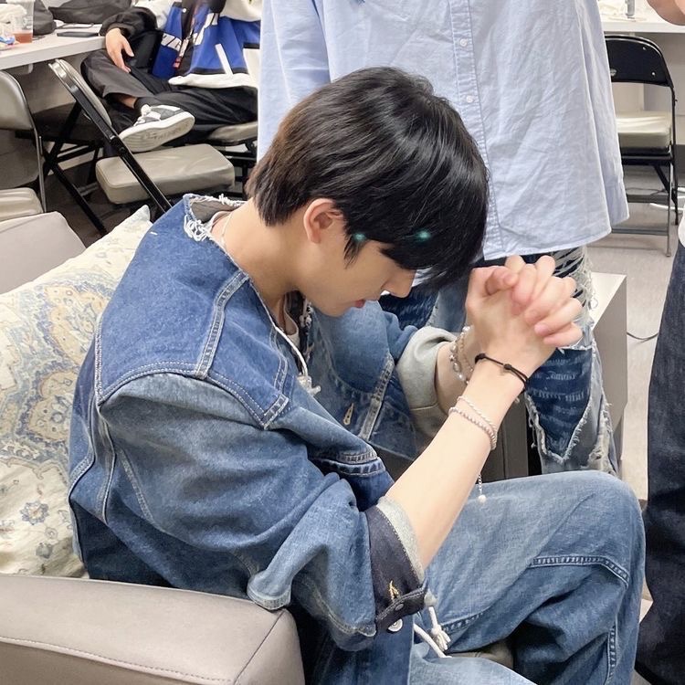 hourlyjakeyy's tweet photo. #제이크 #JAKE #ENHYPEN #ENHYPEN_JAKE https://t.co/PNslc1Urzv
