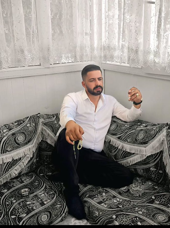 LoveKurdishMen's tweet photo. Kürt Patron ❤️

Kurdish Boss ❤️

#arab #arabdom #mnwo #dom #sub #slave #master #kürt #kurdish #kürtdom #kürtsahip #kurdishdom #kurdishsahip https://t.co/3QcR7sKgKs