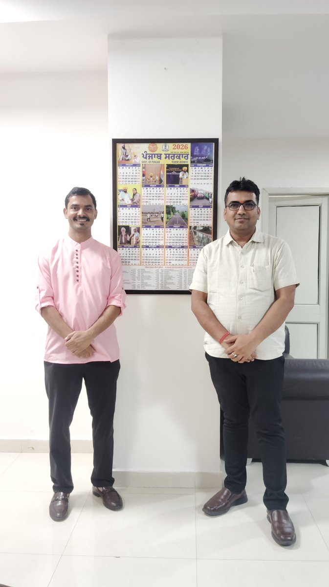 MAnkitYogi's tweet photo. योग हमें केवल शारीरिक रूप से नहीं बल्कि मानसिक और भावनात्मक रूप से भी मजबूत बनाता है। तनावपूर्ण जीवन में प्रतिदिन कुछ मिनट योग करना स्वयं को नई ऊर्जा देने जैसा है। आइए योग अपनाएँ और दूसरो�� को भी इसके लिए प्रेरित करें। 
#cmdiyogshala #Yoga #HealthyIndia #Fitness #Wellness #MentalHealth #Ayush #Health 
#gurupurnima 
@KamleshMSU