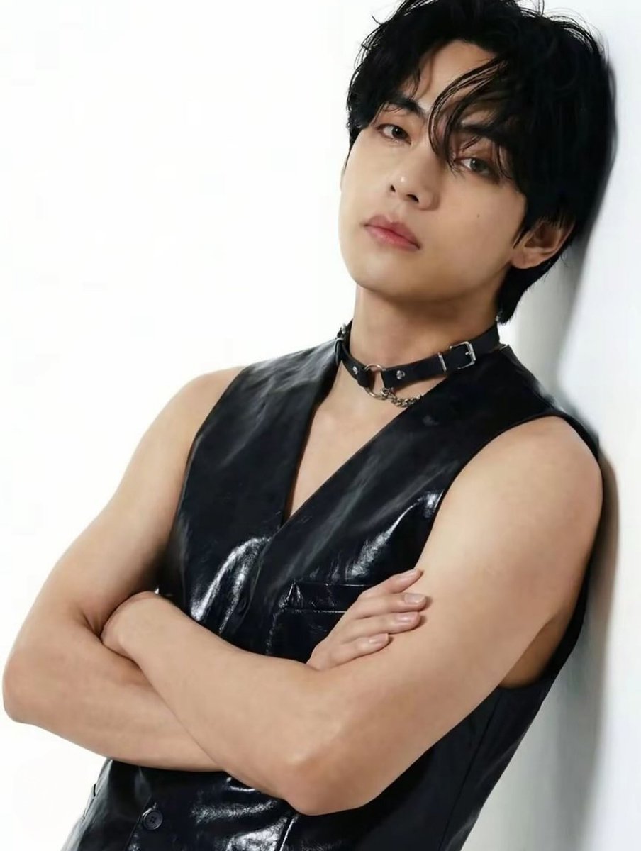 v_hotrends's tweet photo. Best Vocalist Award (GRAND FINAL) 🏆

VOTE for #V Taehyung 
🔗https://t.co/gkbo2ZKNfM
UNLIMITED VOTING
📆August 03
🏆physical trophy 
THE MOST POWERFUL VOCALIST TAEHYUNG 
#KimTaehyung #BTSV #Taehyung #テヒョン テテ #キムテヒョン #金泰亨 https://t.co/7EX05eSaoQ