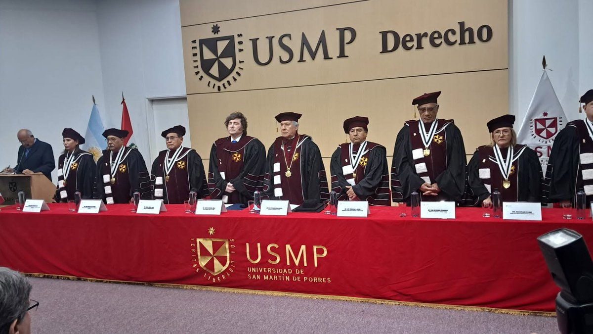 InstitutoIPADEP's tweet photo. El Dr. Iván Torres La Torre, Presidente de IPADEP –  Cap Perú, participó como invitado en la solemne ceremonia de investidura como Doctor Honoris Causa del Excelentísimo Señor Presidente de la República Argentina, Javier Milei, celebrada en la Universidad de San Martín de Porres. https://t.co/JmWYDGFfNm