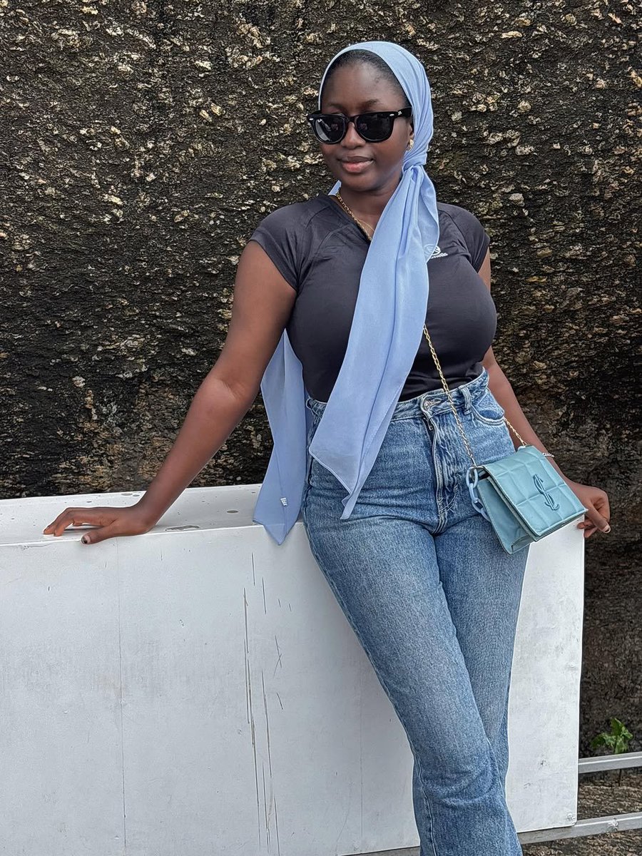 zieey_Babyy's tweet photo. Single Not Struggling💋🥀🥰 https://t.co/uChHCsCaWB