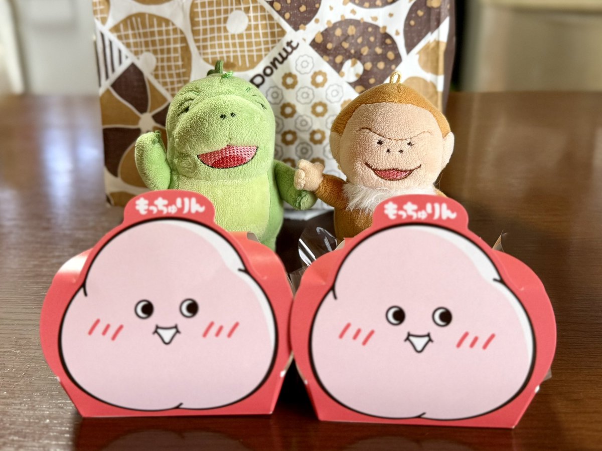 d_an_202501's tweet photo. ニシザァ、なんで俺は白焼きなん？🦖🐒
#もふもと https://t.co/IkBvoG1No5