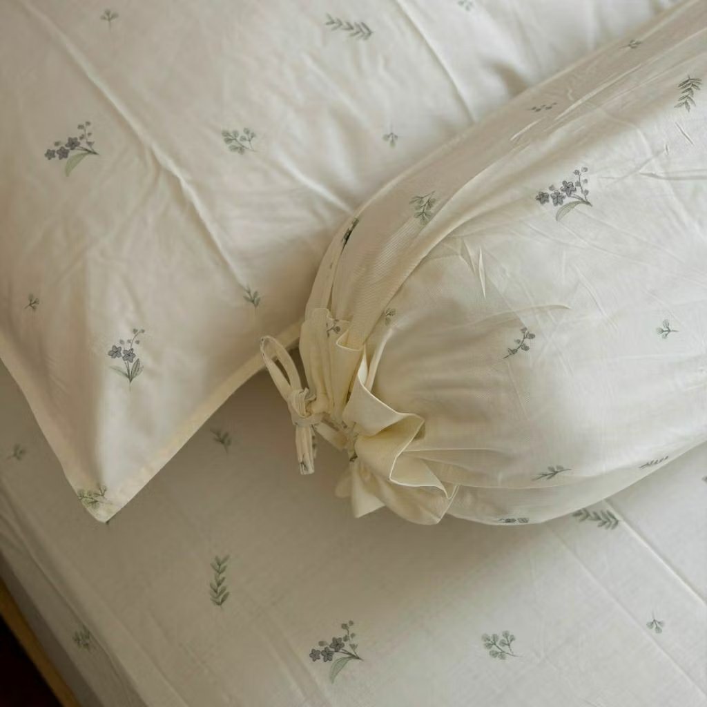Armand_Rio's tweet photo. BISA-BISANYA BARU NEMU SPREI SE ADEM INI😭
Bahan katun Jepangnya halus parah, adem nyess pas kena AC, plus motifnya gemes-gemes banget woyyy ✨ https://t.co/BQ6s5ibE9I
