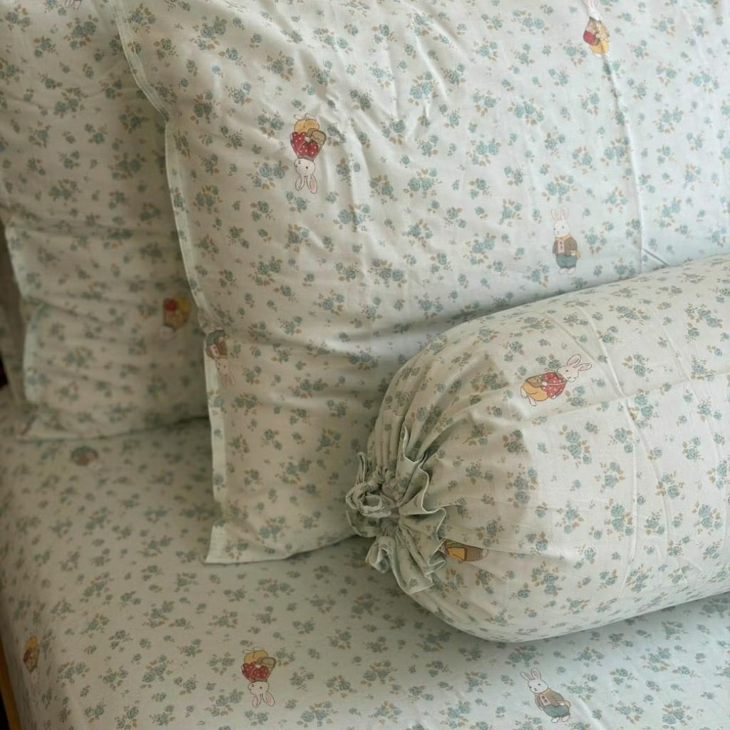 Armand_Rio's tweet photo. BISA-BISANYA BARU NEMU SPREI SE ADEM INI😭
Bahan katun Jepangnya halus parah, adem nyess pas kena AC, plus motifnya gemes-gemes banget woyyy ✨ https://t.co/BQ6s5ibE9I