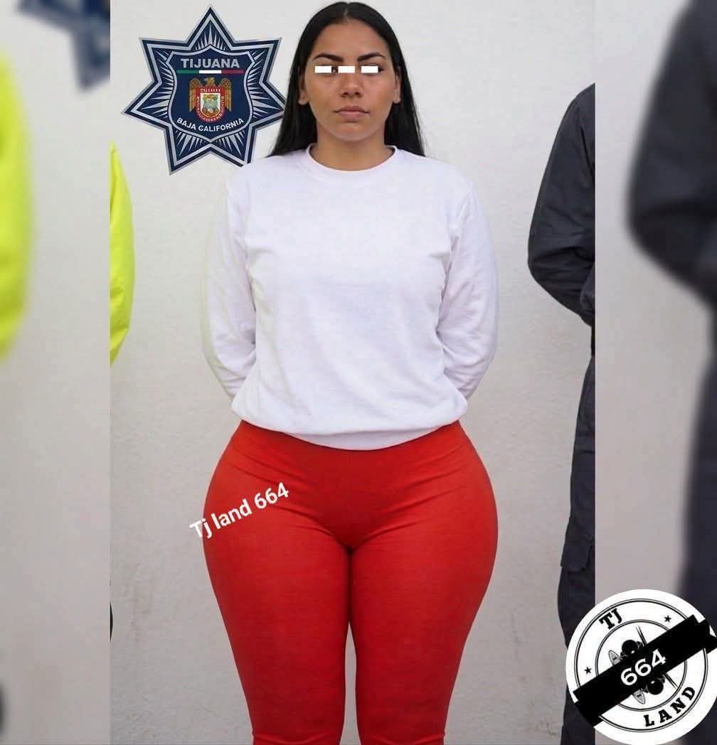 HtTrejo's tweet photo. Que conste que lo hicimos por los hijos...🥹🥹🥹

🔴 PROFESORA ABUSABA DE PADRES DE FAMILIA O REPROBABA A SUS HIJOS / FUERON MÁS DE 350 "VÍSTIMOS" DE LA MAESTRA.😱

Lamentablemente es un evento real y sucedio en la colonia nuevo milenio, hasta parece un caso sacado de una pesad1lla muy aterradora que vivieron varios indefensos, pobres, y traumados, hombres, padres de familia que se tuvieron que sacrificar a los bajos instintos de esta depredadora de los pizarrones.🥹🥹🥹 ( no me recuerden, porque me regreso)

Después de que un indefenso padre de 36 años de edad no soporto más, puso su denuncia y por eso  este caso ha salido a la luz.

Se trata acerca de una profesora de primer año de primaria fue capturada tras ser señalada de abusar de al menos 350 padres de familia. Hasta cuándo tanto abuso contra nosotros???🥹🥹🥹🤭🤭🤭🤭

Su modus operandi era fríamente calculado: 

Resulta que citaba a su oficina bajo el pretexto de hablar sobre el rendimiento académico de sus hijos, pero una vez adentro, los seducía y los obligaba a tener relaciones bajo amenazas y tácticas de humillacion para mantenernos  en silencio. 😌😌😌

El escándalo estalló cuando uno de los padres, devastado y con lágrimas en los ojos, no pudo más con la culpa y la denuncia fue contundente:

 "No aguanto más", confesó ante las autoridades. Según los testimonios, si alguno intentaba resistirse o gritar, la mujer utilizaba métodos de morbo extremo para callarlos, aprovechándose de la vulnerabilidad y el miedo al qué dirán de estos hombres. 😌😌😌

Este caso pone sobre la mesa una realidad que poco se cuenta: el abuso hacia el hombre y cómo el poder, incluso en manos de quien enseña.
La comunidad educativa está en shock y las investigaciones apenas comienzan para descubrir cuántas víctimas caímos  en esta red de manipulación. Perdón cayeron...🤭🤭🤭

Por fortuna los hombres abusados ya están recibiendo tratamientos psicológicos, y la feroz y caliente maestra Alma Marcela Rico ya está tras las rejas. Por cierto,  acepta visitas conyugales...🫠🫠🫠