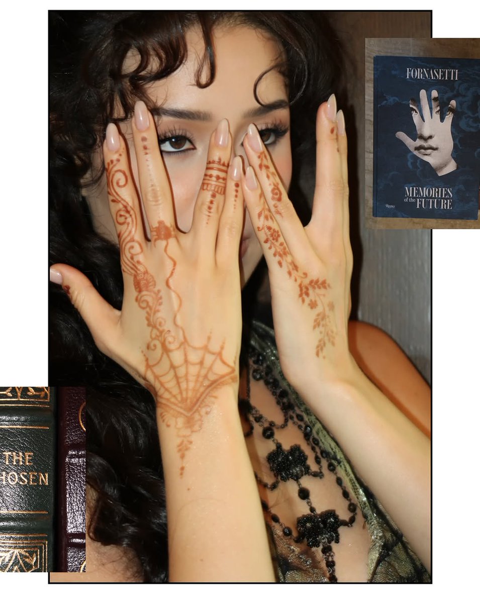 pokimane67's tweet photo. Spider-Man inspired Henna 🕷️
- Poki via yuichi_ishida_hair on IG https://t.co/wpIohWIqqq