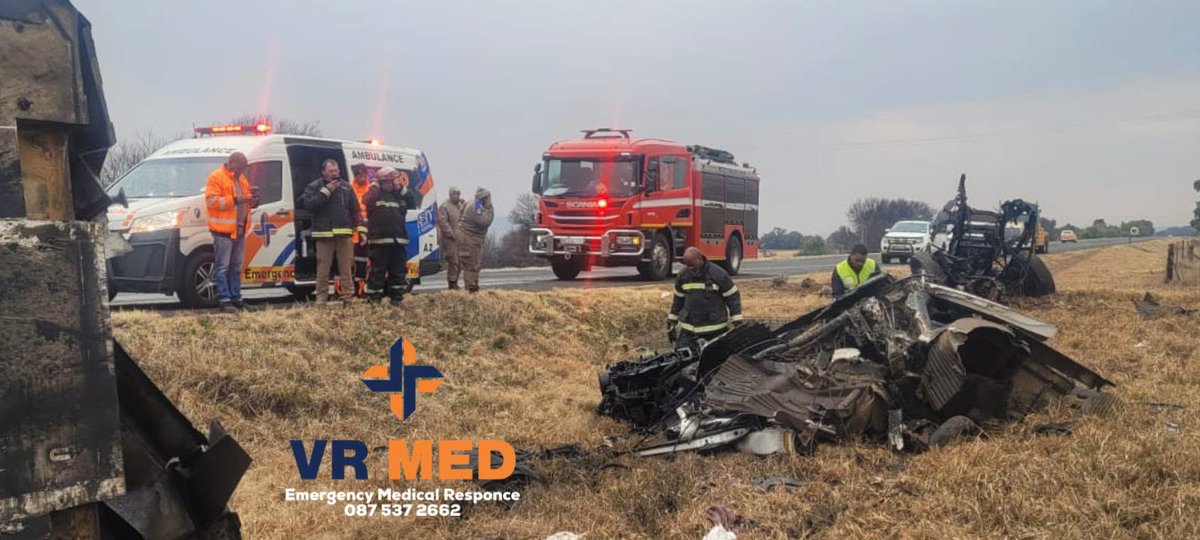 _ArriveAlive's tweet photo. VR Medical responded to a truck accident on the N6 about 15km out of Bloemfontein
https://t.co/cxszY0f6a0
#ArriveAlive #VRMedical #TruckCrash https://t.co/LYIVhi6Prb