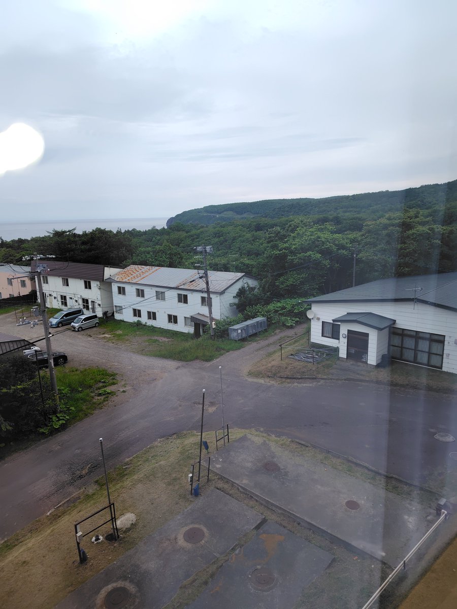 tosidan's tweet photo. 7月の旅行。ひがし北海道旅行4泊5日。
1日目の宿は四つ星ホテル知床ウトロ♨“知床第一ホテル”。部屋はオーシャンビュー。 https://t.co/2bHHJN4yDu