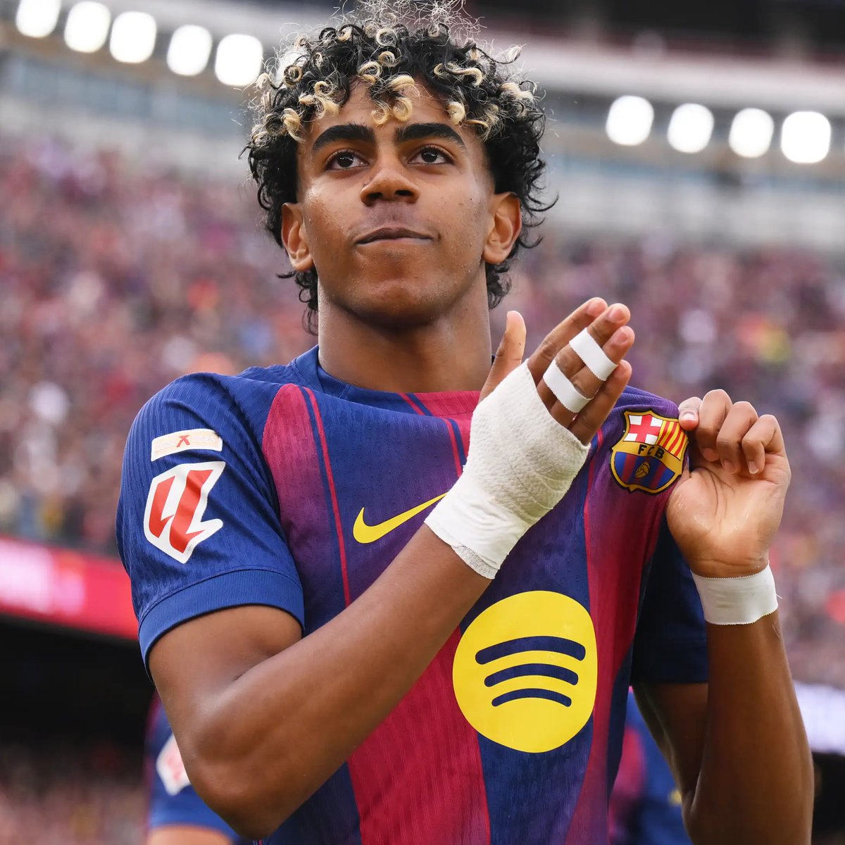 BarcaUniversal's tweet photo. .@joaquimpiera: "Real Madrid keep spending fortunes trying to manufacture their own Lamine Yamal.

After paying €61m for Mastantuono, who is already facing an uncertain future, Florentino Pérez has now spent €120m on Diomande, a player Leipzig bought for just €20m one year ago.

Both are talented, but neither can replicate what La Masia produced for free: a homegrown world champion who already defines an era. You cannot solve Barça’s identity with the transfer market."