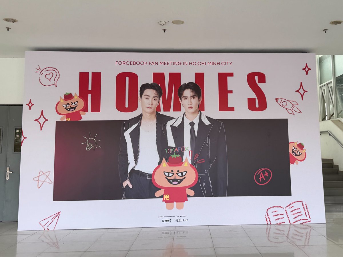 bububookie's tweet photo. Actually this time I'm so happy that so many fans had such a wonderful time at the Vietnam fanmeeting. And for everyone who travelled from other countries, I'm also thrilled to see that you had a great time here too (I secretly looked through everyone's posts hehe 👀).

We had less than a month (around 23–24 days from the announcement to the show day), and tbh I was so freaking worried about whether a lot of people (both Viet & interfans) would come or not. I really tried to come up with ways to attract more locals to come as well AHAHHA. In the end, I'm so glad everything turned out with such a wholesome vibe. 

Thank you all for coming to see ForceBookMafox in my country 🫶❤️ 

Cảm ơn mọi người đã tới chơi với gia đình Tomafox nhaaaaa iu mn nhiềuuuuu 🫰🩷