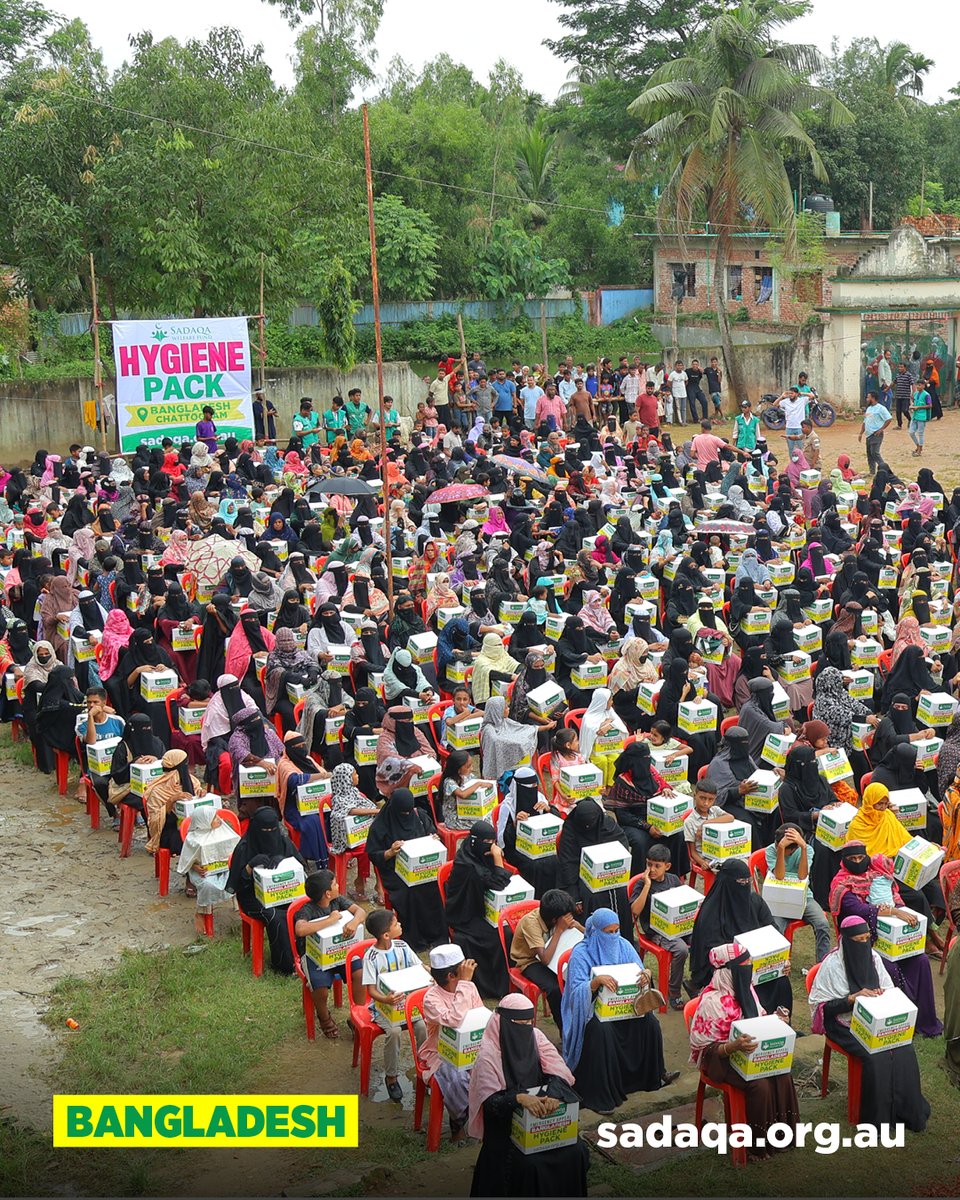 SadaqaWelfare's tweet photo. In Chattogram, Bangladesh, our team is distributing Hygiene Packs filled with everyday essentials, helping families affected by severe flooding and landslides access the items they need most.

https://t.co/sDOtkX6WZL https://t.co/DpeUTO9O2n