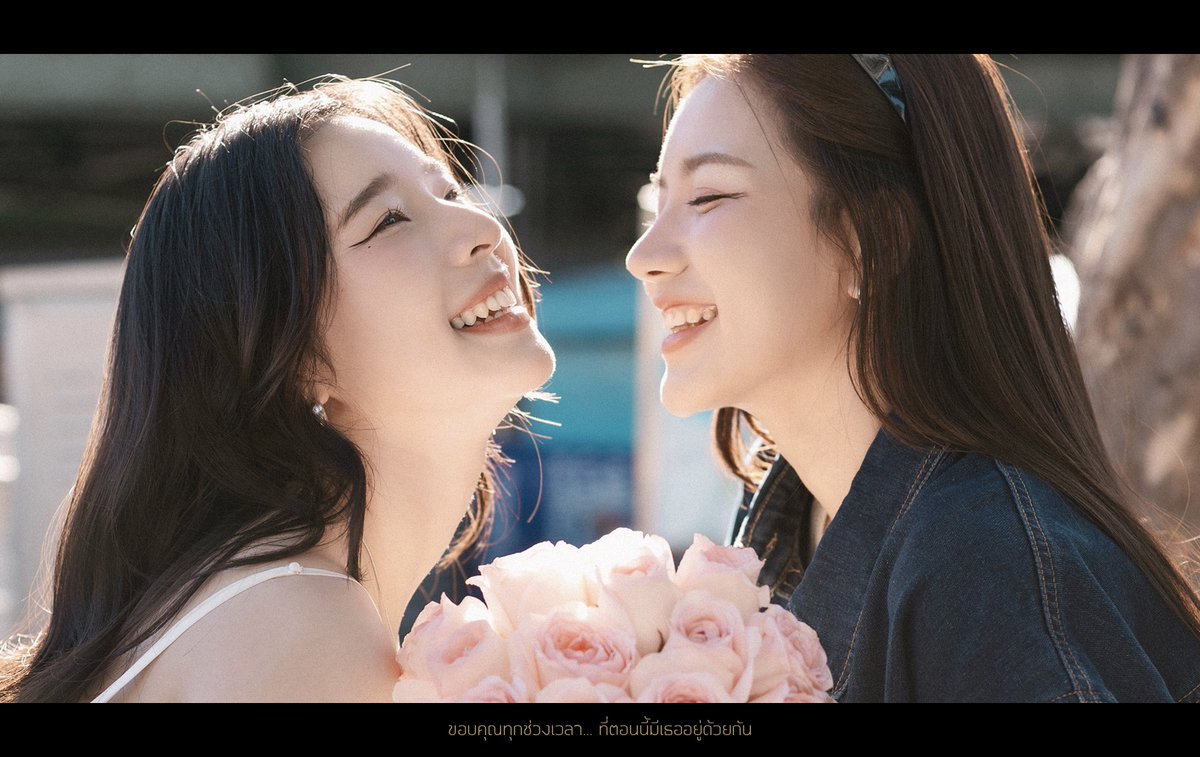 JJanuary23's tweet photo. : เคยคิดว่าจะได้กลับมาพบกับใครสักคนที่เคยผ่านกันไปบ้างมั้ย

: นั่นสิ เคยคิดอยู่นะ แล้วอยู่ๆโลกก็เหวี่ยงเราให้มาเจอกันอีกครั้ง

: แล้วเราก็ได้พบกัน

: ขอบคุณทุกช่วงเวลาที่ตอนนี้มีเธออยู่ด้วย 🐋🦄

#PlusA #Miephat #Ayaorapan #MieAya https://t.co/hThkcXeSwI