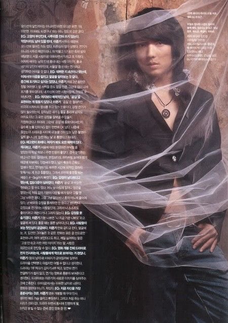 on04us's tweet photo. 被欧根纱(?)罩着的样子实在是太高贵又太涩琴了……明明只是很普通的道具
#LeejoonGi #イ・ジュンギ #이준기 https://t.co/RvhoqafMH2
