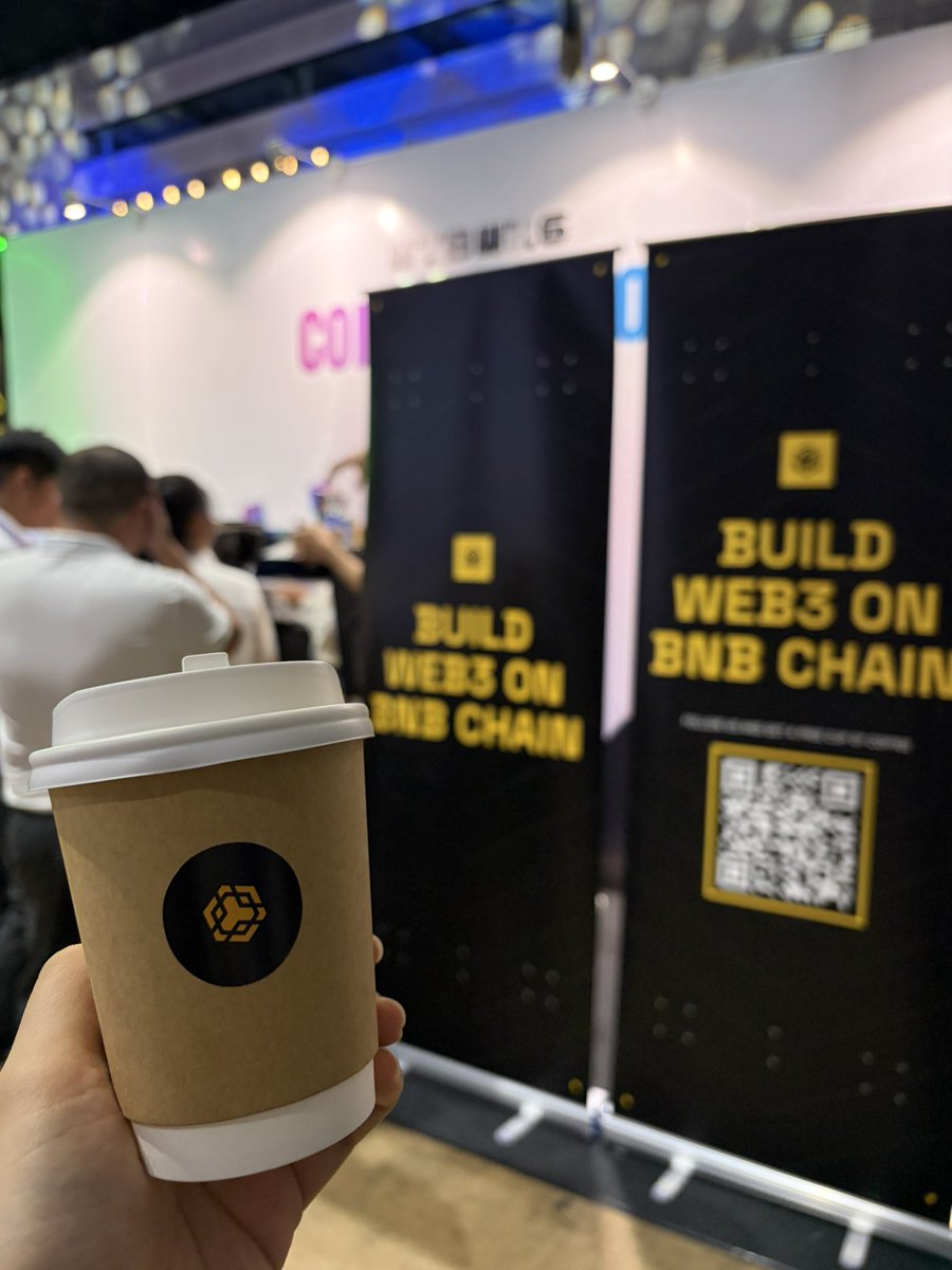 0xsandy1913's tweet photo. @MalaysiaBCW 主会场，29号-30号

我们@BNBCHAIN @BNBCHAINZH在VIP 和Coffee Station两个区域请大家喝咖啡

BNB牌☕️，一杯提神醒脑，两杯永��疲劳

快来找Sandy打卡拍照！！！随机掉落小惊喜哟🥳 https://t.co/q2HPlZ5qG2