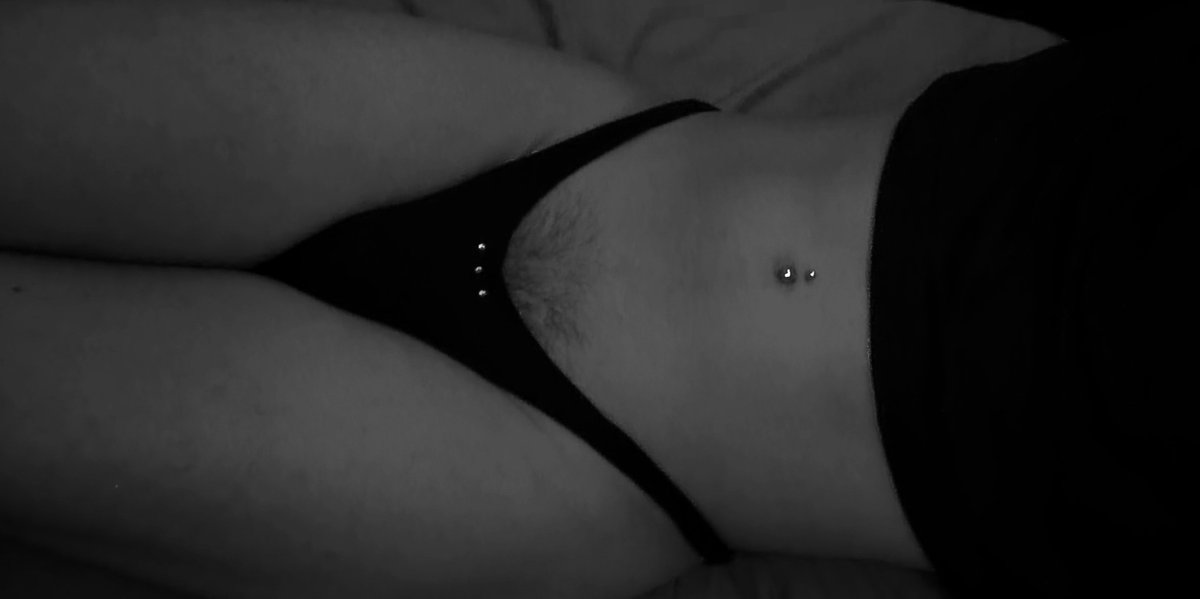LaurentzHernan1's tweet photo. Un poco de blanco y negro
#femboyespañol #Muslos #CostaRica #femboy #thighs #femboythighs #Hot https://t.co/5Lffp85GmB