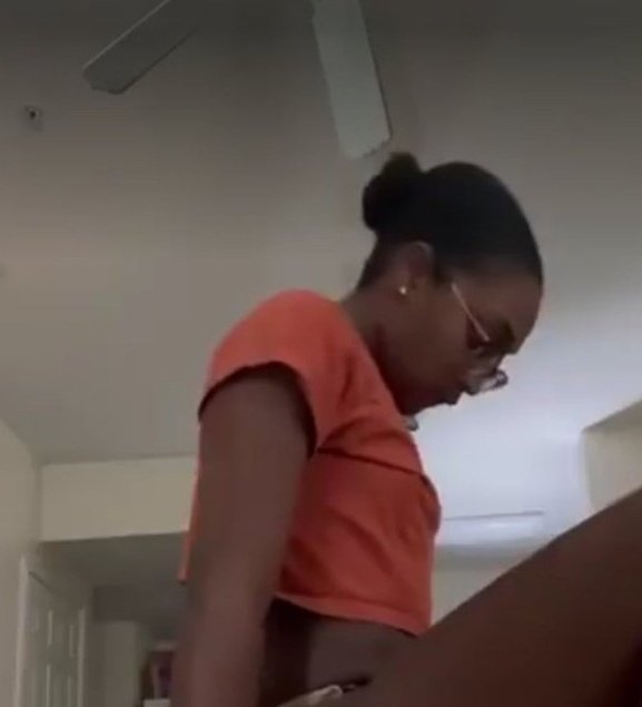 _Leinz's tweet photo. No way!! she looks so innocent 💀 https://t.co/sFTtVflr0u