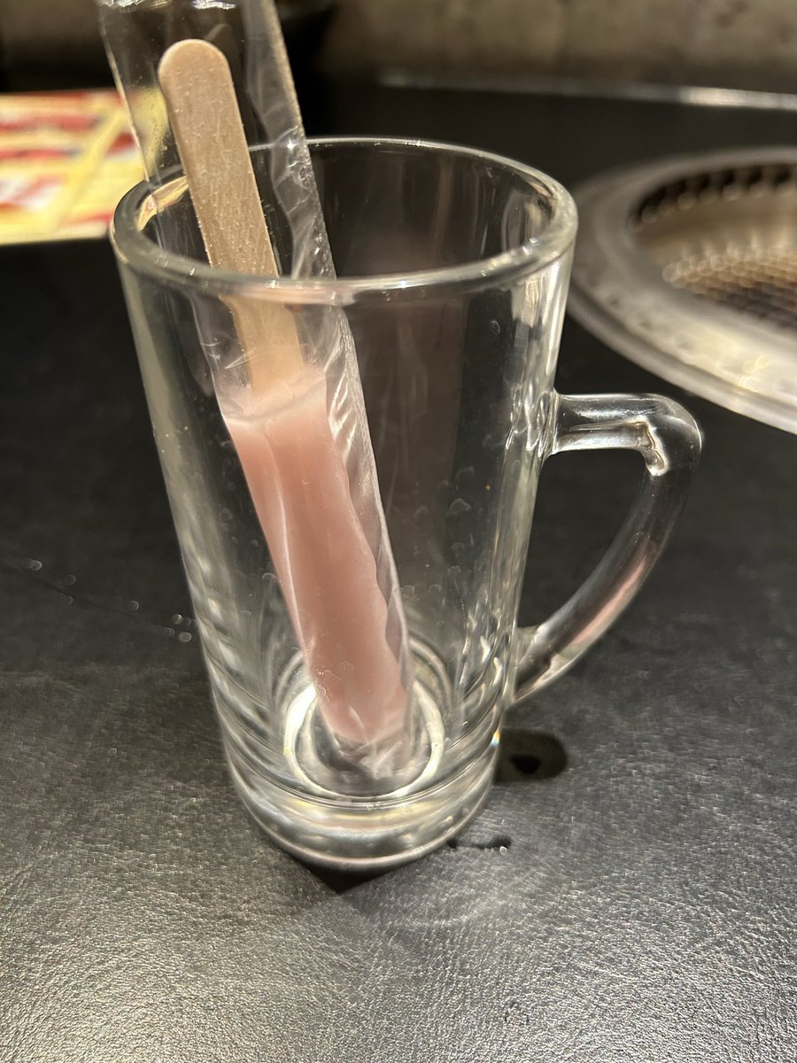 rumirumix's tweet photo. 以前､夜に来て美味しかったので今日はランチ！
黒毛和牛カルビランチにロースを追加。
満足です❤️
期間限定のサービスで食後に棒アイスもついてきた。

#清江苑 #池袋西口 https://t.co/LrQNeehBM6