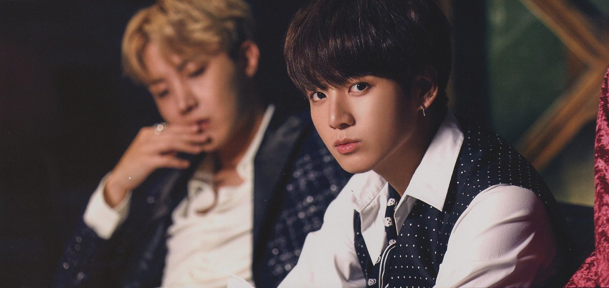 btsfancafe__twt's tweet photo. [scan] BTS 4th ARMY Membership Kit (1)

#RM #JHOPE #JUNGKOOK #BTS #방탄소년단 #ARMYZIP https://t.co/cBjm85KWqh