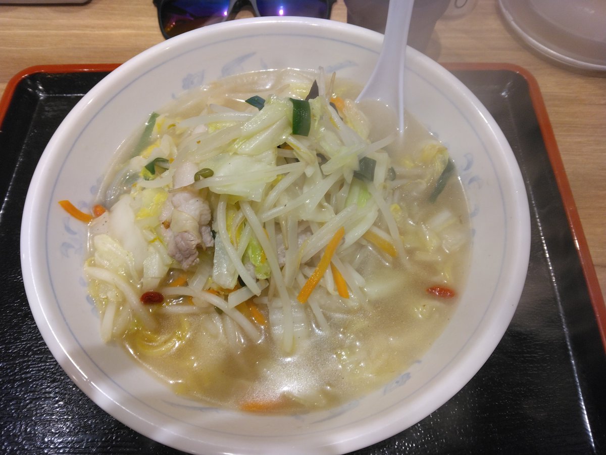 Count_Amadeus's tweet photo. @tkjun1973 お蔭様で、11時半過ぎに入店♪休出店長さんの野菜タンメンを、胡椒とお酢を少しづつ掛けて味変堪能しながら、美味しく頂く事が出来、正午過ぎには退出でした。 https://t.co/forBtB5idW