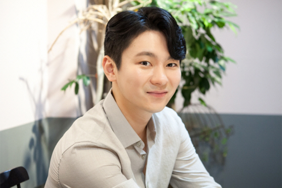 soompi's tweet photo. #KangKiDoong To Become A Father Of Twins
https://t.co/g9ZHxzEZEi https://t.co/RJrgoiKDrY