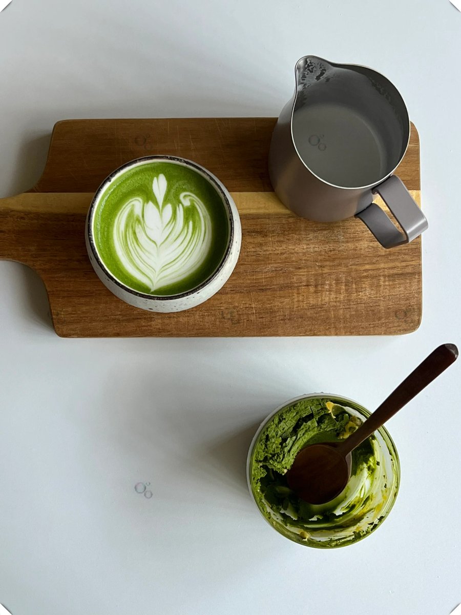 DedeHoltryatba's tweet photo. Try this 2-minute iced matcha latte! Whisk 1 tsp matcha with 100ml hot water, pour over ice u0026 150ml oat milk—creamy, refreshing u0026 perfect for busy mornings! ， https://t.co/CtOVvYbDEc