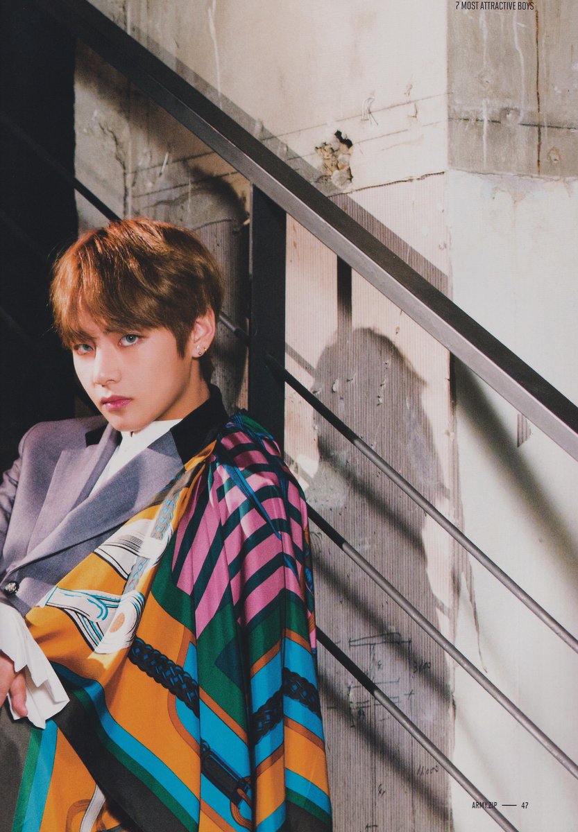 btsfancafe__twt's tweet photo. [scan] BTS 4th ARMY Membership Kit (1)

#JIMIN #V #BTS #방탄소년단 #ARMYZIP https://t.co/1BAuaXkh34