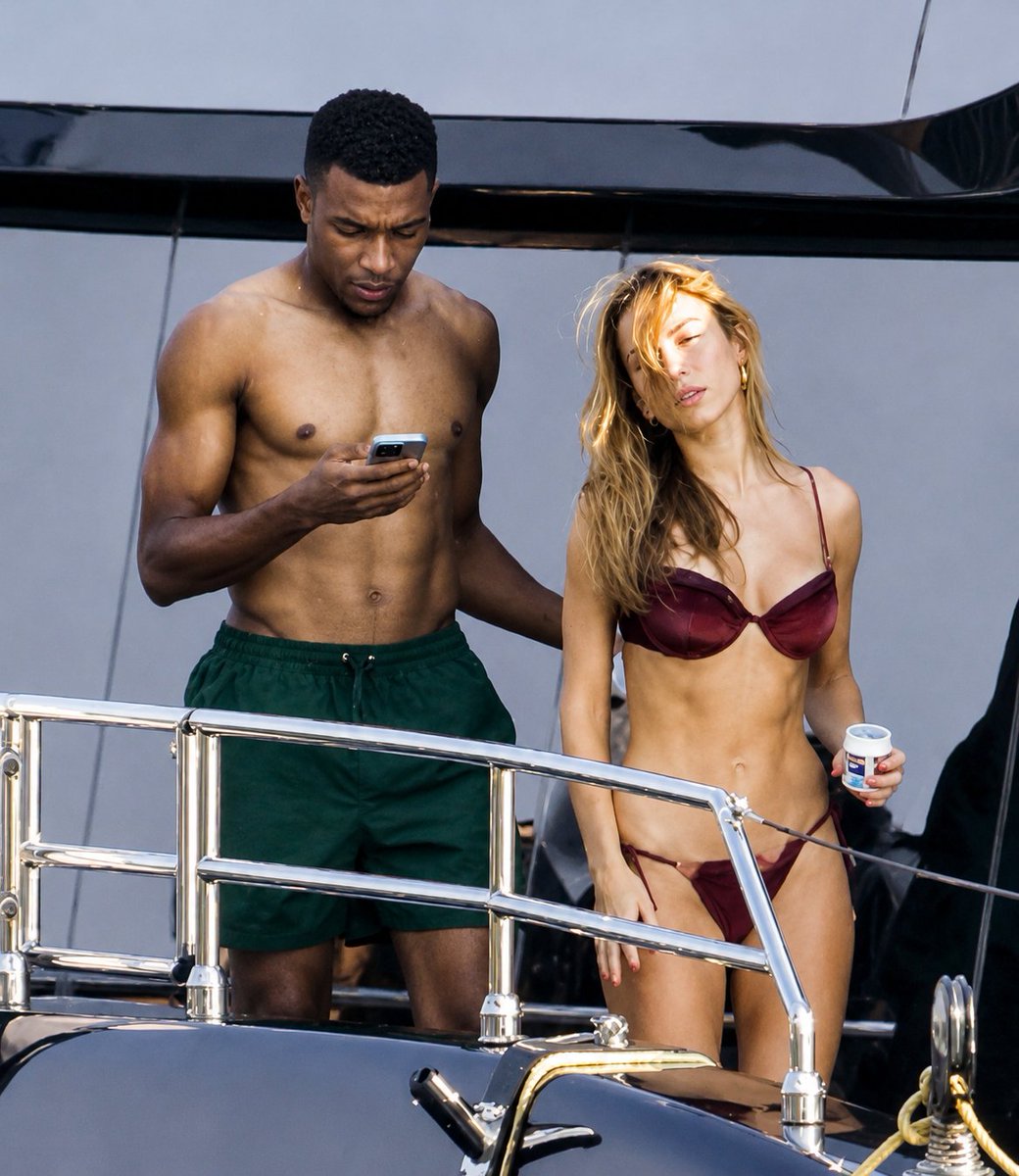 SilentMoonu's tweet photo. Kylian Mbappé And Ester Expósito Enjoy Luxury Yacht Holiday in Sardinia. https://t.co/XEpMnKZzIp