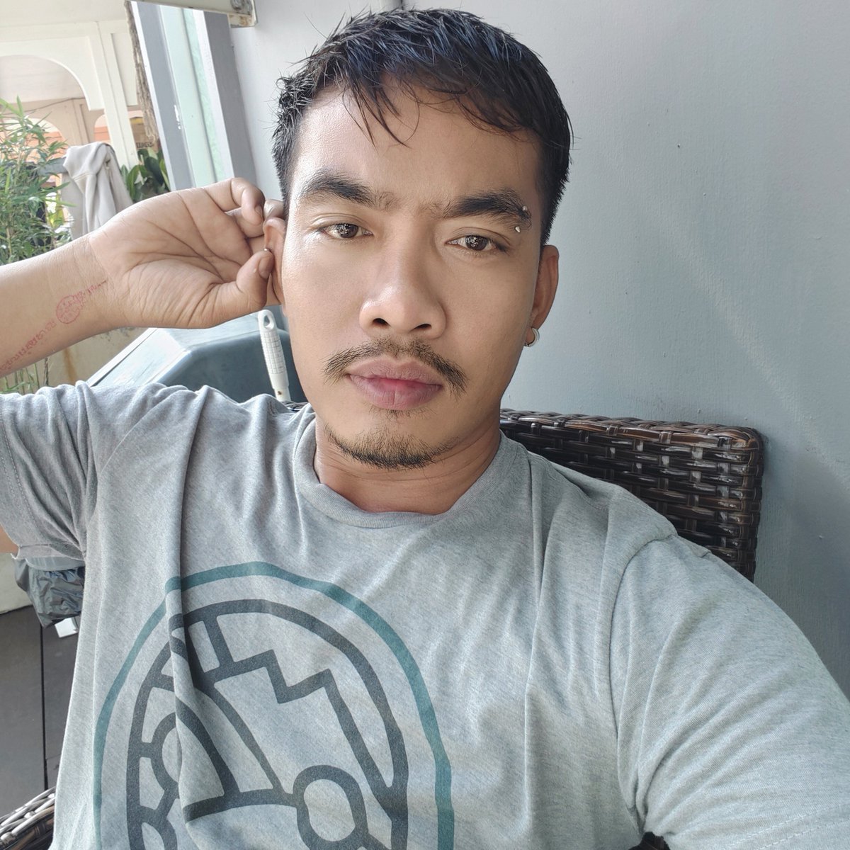 summat_k77610's tweet photo. มีความสุขดีใช่ไหม https://t.co/bq38DGuIPO