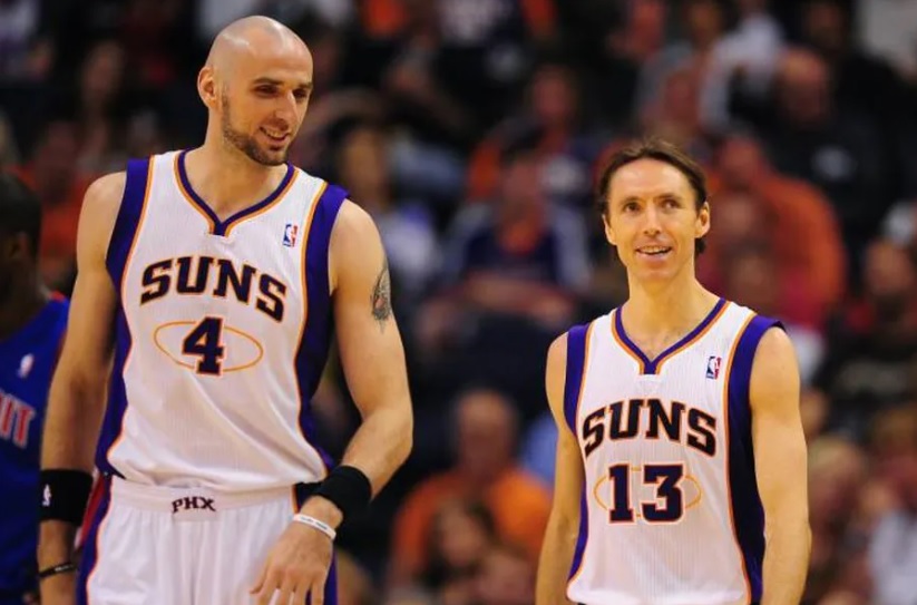 MatPoluszanczyk's tweet photo. Jeff Van Gundy o Nashu w 2011 roku: "Mógłbym oglądać pick&rolle w jego wykonaniu całymi dniami". Shaq O'Neal o @MGortat w 2012 roku: "Jeden z moich ulubionych centrów". Marcin Gortat i Steve Nash - pick&rollowcy w Phoenix Suns 🔥 #NBA #NBAX #NBATwitter #SunsUp #KoszKadra #NBApl https://t.co/ue6VCGnsFD