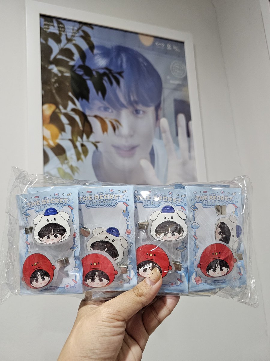 ntpswc_'s tweet photo. มาถึงมืออีกเซ็ทแล้วค่ะอูเชทงทุกท่าน ร้านนี้เป็นอีกร้านที่อยากให้ทำ กอว.ชิ้นนี้มากๆๆ ดูพรีเมียมมากๆเลย ทั้งสีที่ฉ่ำสวยตรงปก และแพ็คเกจจิ้งที่จริงใจ และผลิตไวมาก✨️

ขออนุญาติไม่รับแลกน้า ผลิตมาจำนวนจำกัด เจอปุ๊บแจกปั๊บ จะรีบแจ้งเวลาและสถานที่น้า
#momixprintrv #อูเชทงGiveAway https://t.co/A8RlL9xSIw