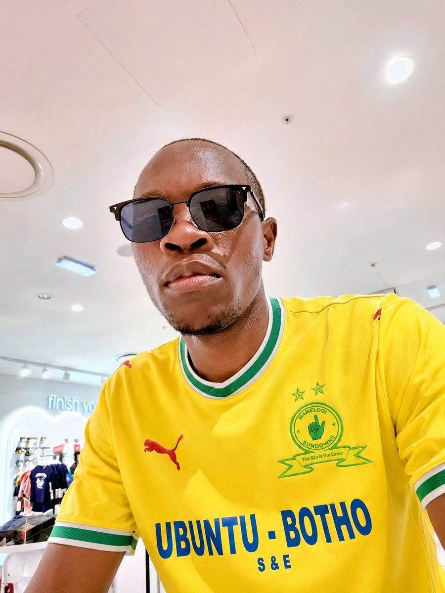 SIMOH_SA's tweet photo. Good Morning

👆💛 FOREVER YELLOW 💛 👆
#MamelodiSundowns #KaboYellow https://t.co/wavKCVsQ1l
