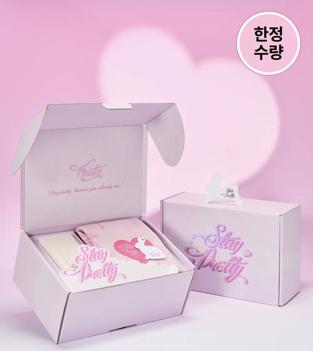 shabushop_'s tweet photo. hapa kristin รุ่นใหม่ stay pretty ชีฮอตไม่ไหว วันนี้ลูกค้าทักมาถาม 10++ คน

ราคาเต็มแอบเห็น ราคาเท่ากับรายเดือนเลย
ตอนนี้ยังยังไม่ทราบราคาเปิดตัวนะคะ
จะวางขาย 10 aug เลย เดี๋ยวใกล้ๆน่าจะมีมาก่อนเราบอกอีกที
ส่วนในรูป เป็น box set ที่จะปล่อยออกมาก่อนวางจำหน่ายจริง (สั่งได้ 3 aug ของถึงสาขาน่าจะ 6-7 aug + ส่งแอร์กลับไทย 3-5วัน)

1 set จะได้กล่องและของแถม (ตามรูป)
คอนแทคเลนส์ 4 กล่อง (สีละ2กล่อง)
Baby pink + Sweet beige 
/ Lucky green + Teary Black

ใครอยากได้เซตนี้ รับหิ้วน้า 
กล่องละ 2350 free ems 

หรือรอสั่งตอนโปรราคาเปิดตัวได้จ้า (ยังไม่ทราบราคา) 

พอดีลูกค้าถามมาเยอะมาก ชีฮอตไม่ไหว ทวิตไว้เลย ใครจะสั่ง dm ได้เลยคับ

#หิ้วเกาหลี #พรีอออเดอร์เกาหลี