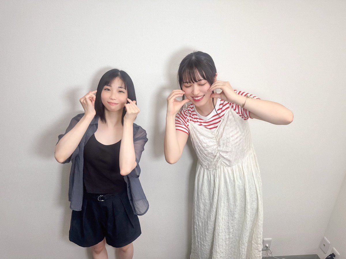 hibi_biyori's tweet photo. 日比優理香と真名瀬日和のひびおはなしびより。 第7回は本日19:00からです🕖

今回から皆様から募集した3択を始めました🙆

写真は日比さんと真名瀬さんの収録の様子です📷

#ひびびより
#日比優理香
#真名瀬日和

↓こちらからお聴きいただけます↓
https://t.co/nlbIO0wKKy https://t.co/8TefEWDhqL