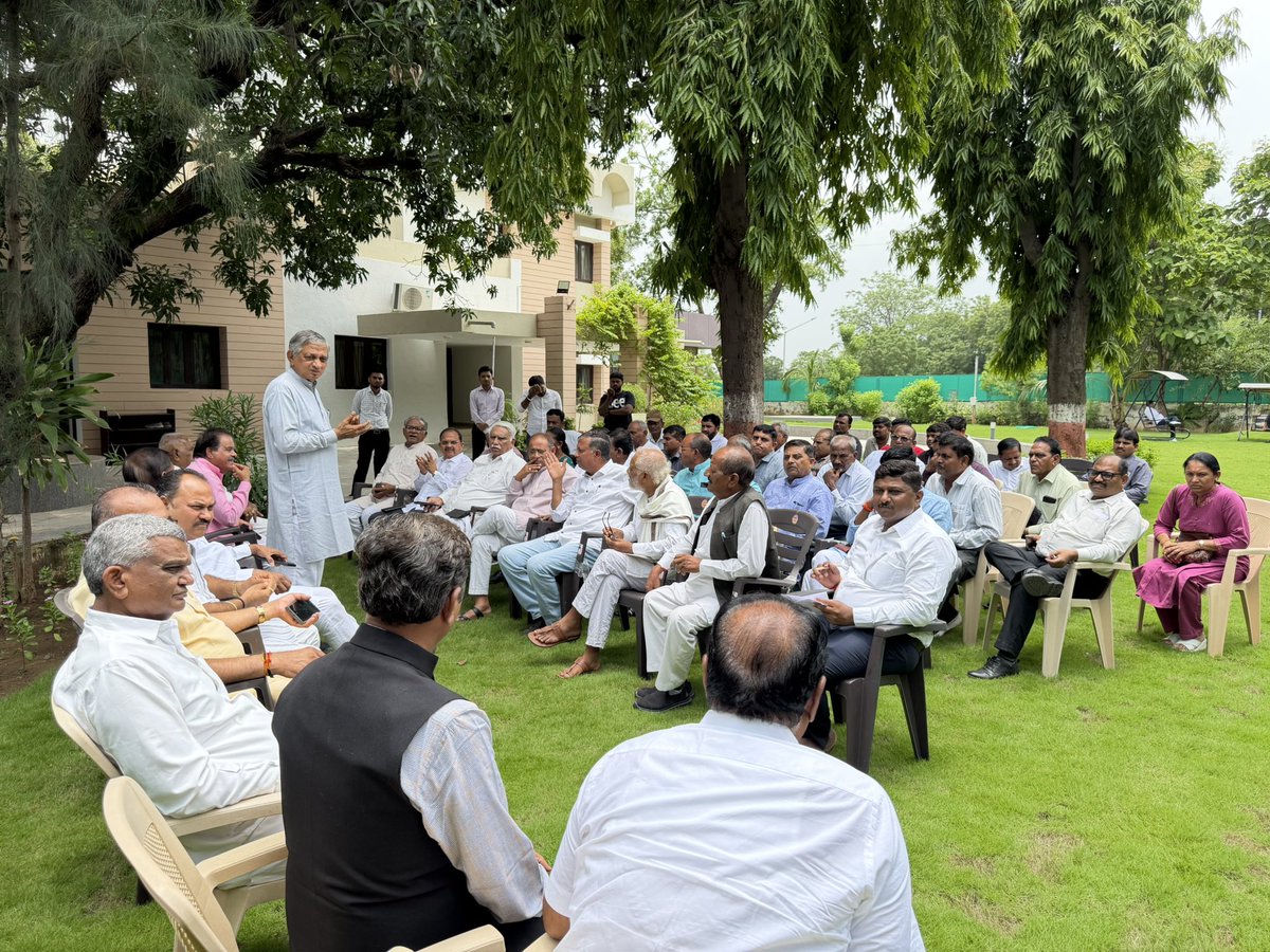 kunvarjibavalia's tweet photo. આજે ગાંધીનગર ખાતે કોળી સમાજના આગેવાનો સાથે સૌહાર્દપૂર્ણ મુલાકાત કરી.

સમાજના સર્વાંગી વિકાસ, યુવાનોના સશક્તિકરણ, શિક્ષણ સહિત બહુઆયામી વિકાસ અંગે વિવિધ મુદ્દાઓ અંગે રચનાત્મક અને વ્યૂહાત્મક ચર્ચા કરી. 

સમાજના આગેવાનોના સૂચનો અને વિચારોને સાંભળ્યા અને આવકાર્યા. https://t.co/394gmtJ3il