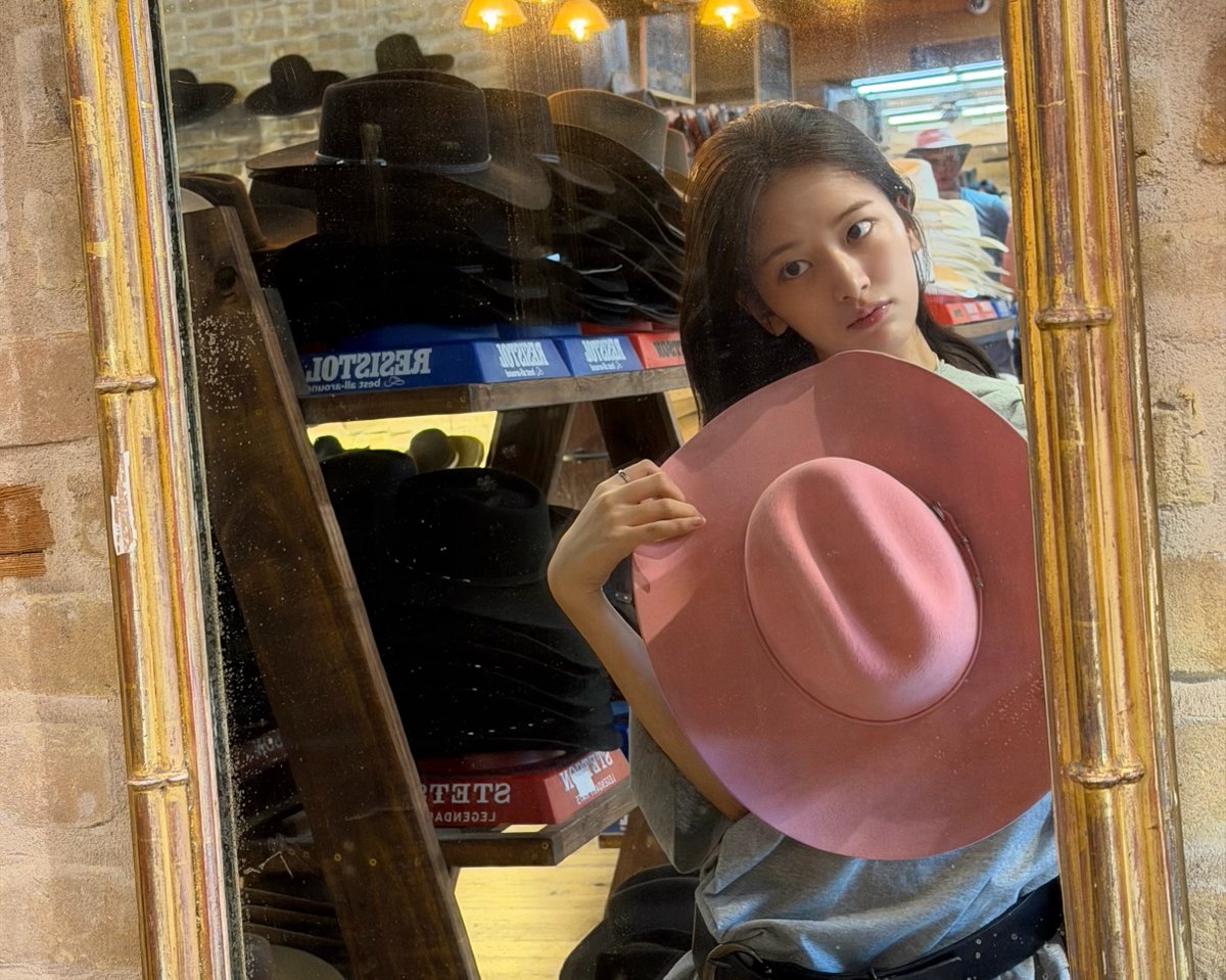 ayjpix's tweet photo. #ANYUJIN instagram update (1) https://t.co/h7HDHMXSPn