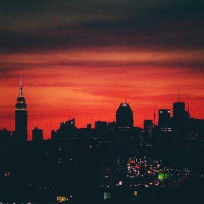 wweerr3453's tweet photo. Journal every trade. Review your decisions monthly. The best traders treat crypto like a serious business, not a casino. 🎉 https://t.co/eLFSxYnhY4
