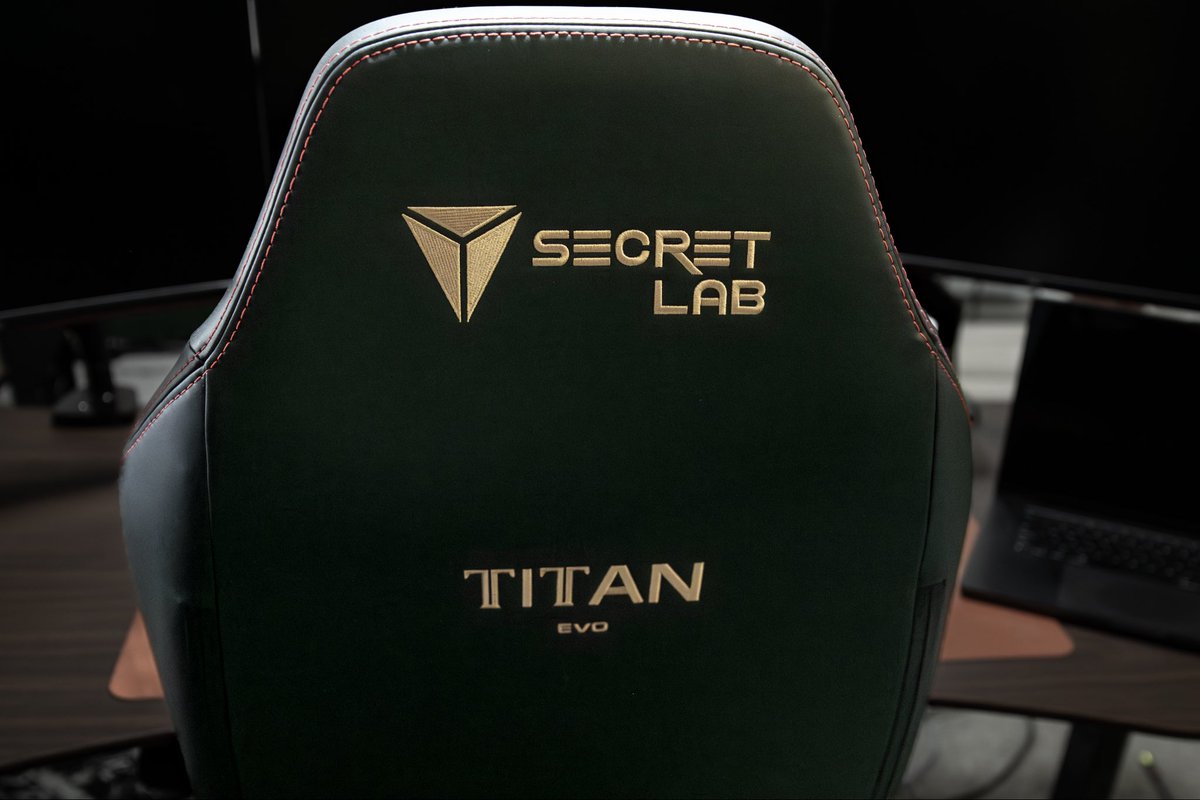 kevlizama's tweet photo. Loving my new secret lab chair!!! #Secretlab https://t.co/7VWuuHzKAV