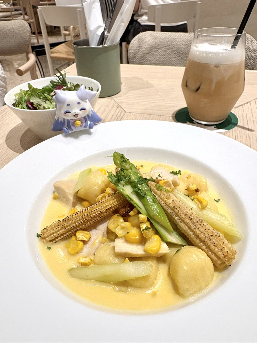 date_megane's tweet photo. 今回こそ削りバターのパンケーキ食べる気満々でよつ葉ミルクプレイスに行ったのに、期間限定北海道の🌽メニューがあったら頼むしかなかった…めちゃくちゃ美味しかった😋 https://t.co/cIqyzjrN2x