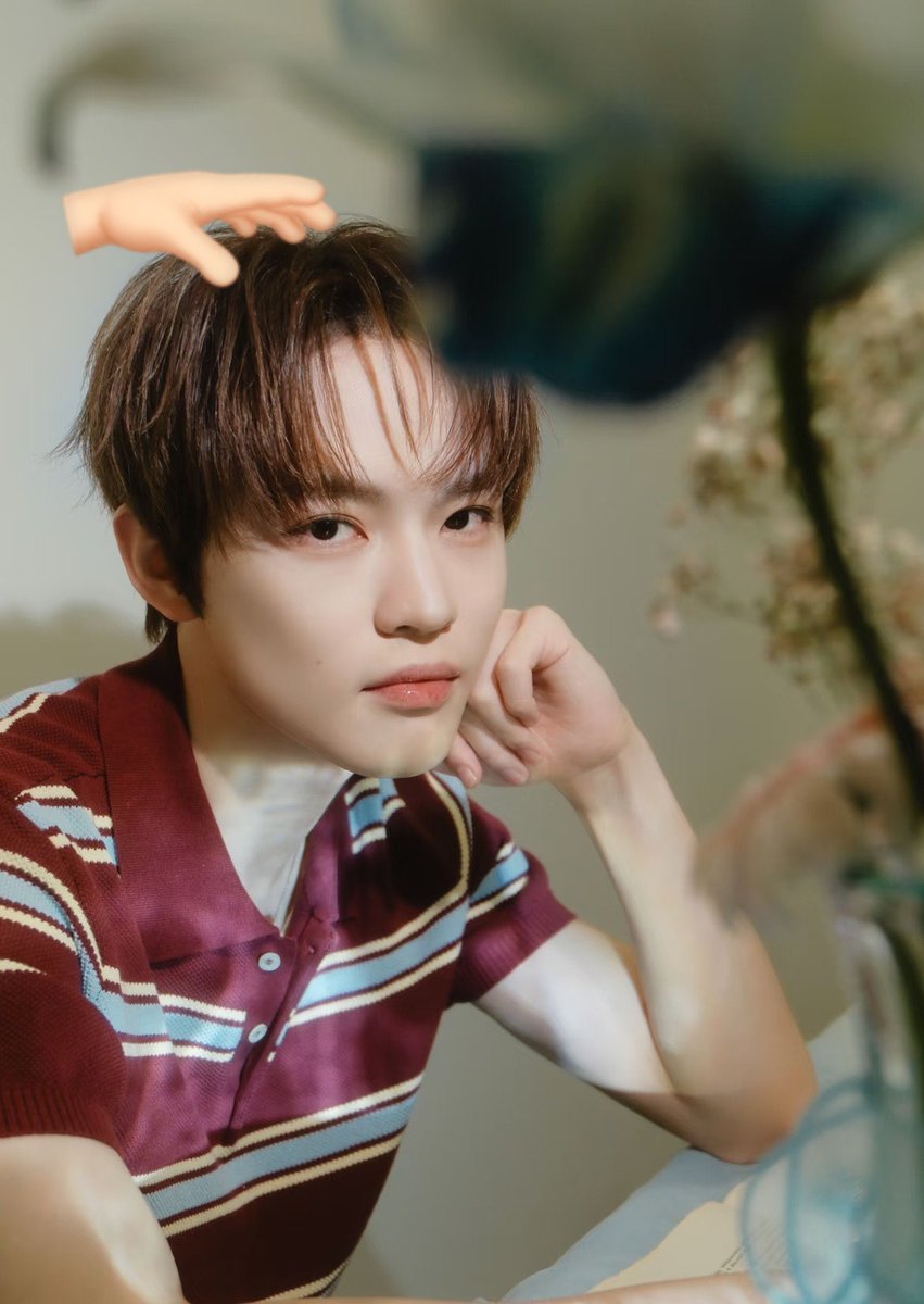 skyychenriies's tweet photo. sayang chenle banyak-banyak.. makasih banyak udah selalu mengerti dan mendengarkan lilsuns🥹🫂🫶🏻 kalo bukan darimu emang sangat susah nungguin agensi itu gerak👀😏 congrats yaa, sekarang udah ada timnya sendiri, udah ada TEAM CHENLE yang bakal selalu standby dan all out buat semua solo dan kegiatanmu kedepannya🥹🫂😸🩵🫶🏻 pat pat chenle 🫳🏻🥹🫂