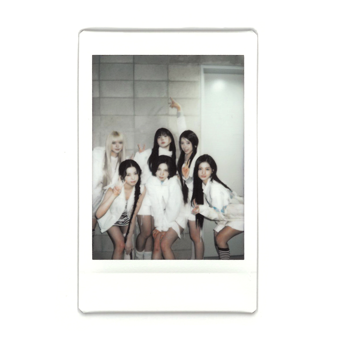 NMIXX_official's tweet photo. NMIXX Global Official Fanclub NSWER 4th Generation Polaroid Dump

🖤2026.08.03 MON 13:00 ~ 2026.08.12 WED 23:59 (KST)
😈FANS ➫ https://t.co/pM5msmLMXY

#NMIXX #엔믹스
#NSWER #엔써
#LilDevilCircle https://t.co/wTHV6qLema