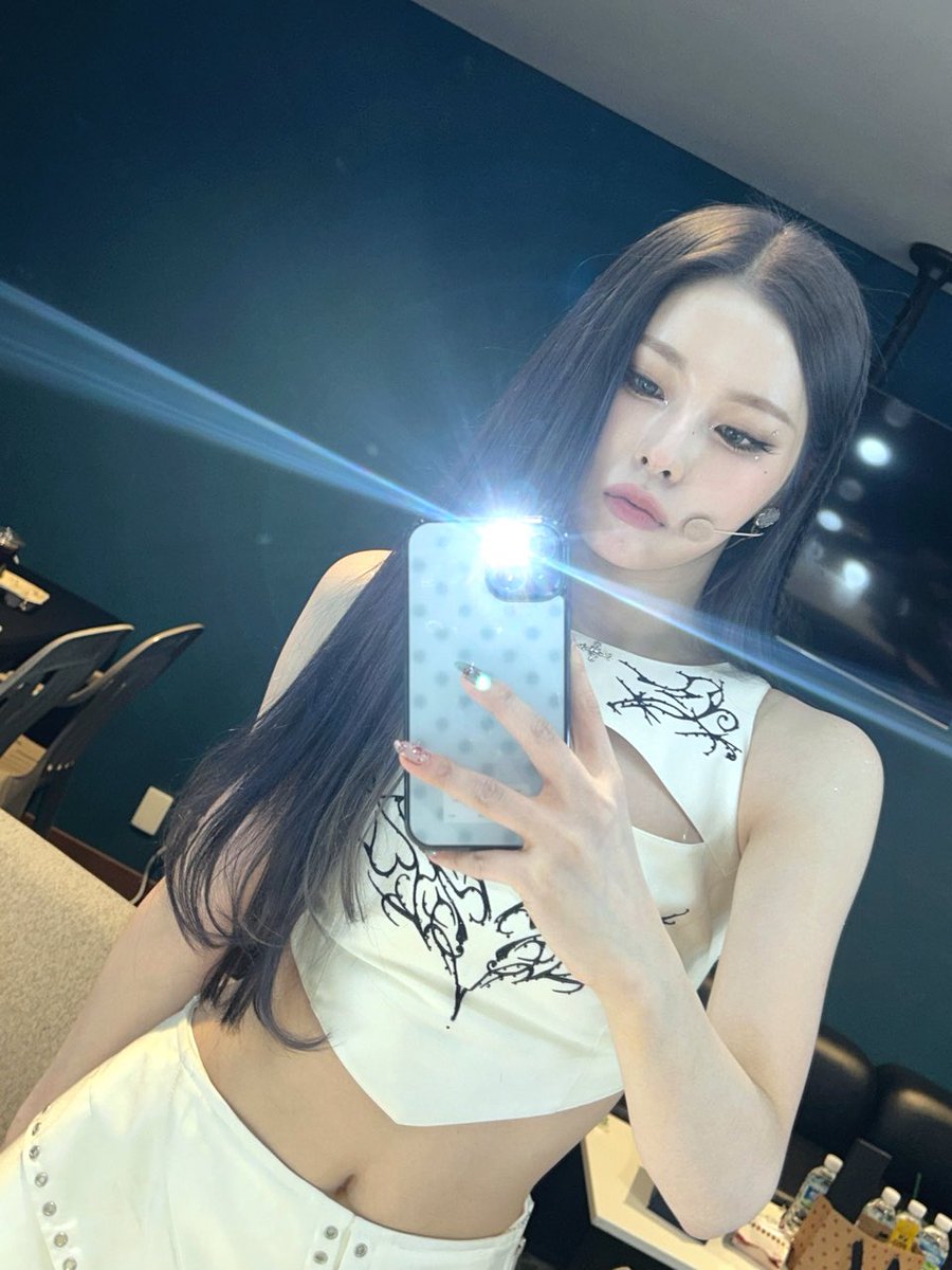dmdkdkr09's tweet photo. 제발 저에게 콘서트를…. https://t.co/7KOre1viRq
