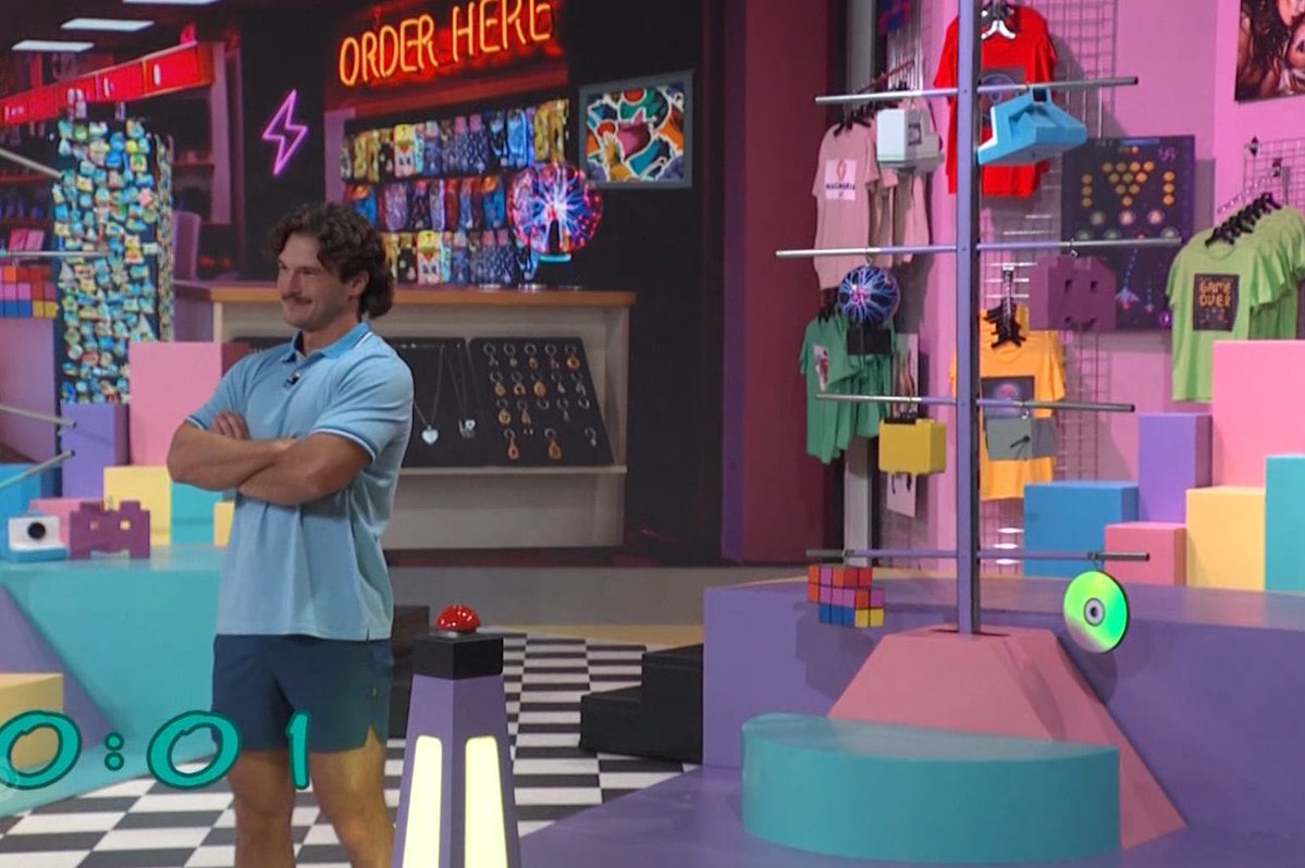 daftdrunks_'s tweet photo. when you know you’ve won so you hit the aura pose #bb28 https://t.co/pOTbyAXYv1
