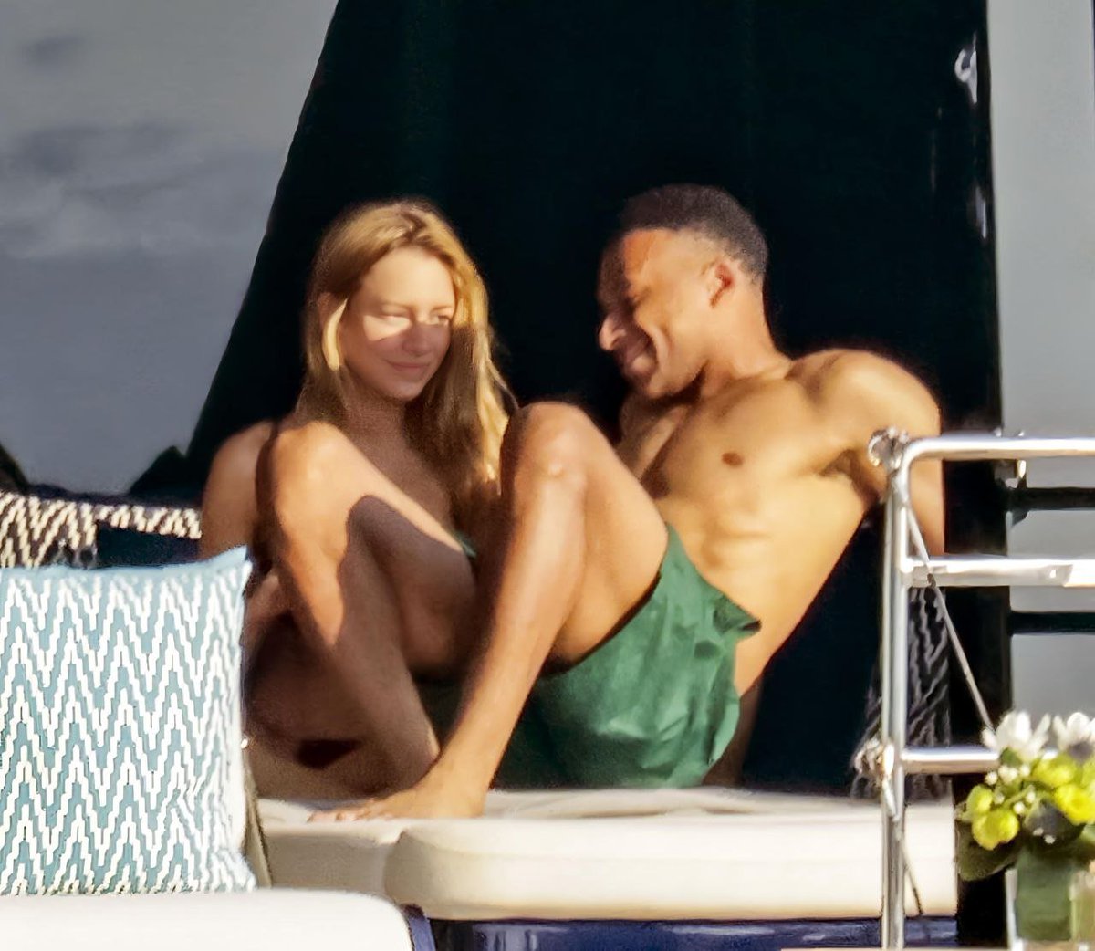 Animaltales_11's tweet photo. Kylian Mbappé is enjoying  quality time with his girlfriend Ester Exposito🥵💀 https://t.co/3znBfX82TQ